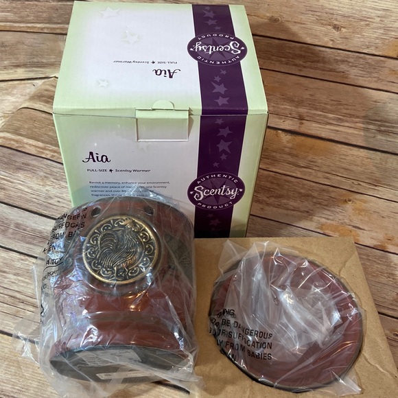 Scentsy Aia Rooster Full size warmer - Picture 2 of 3